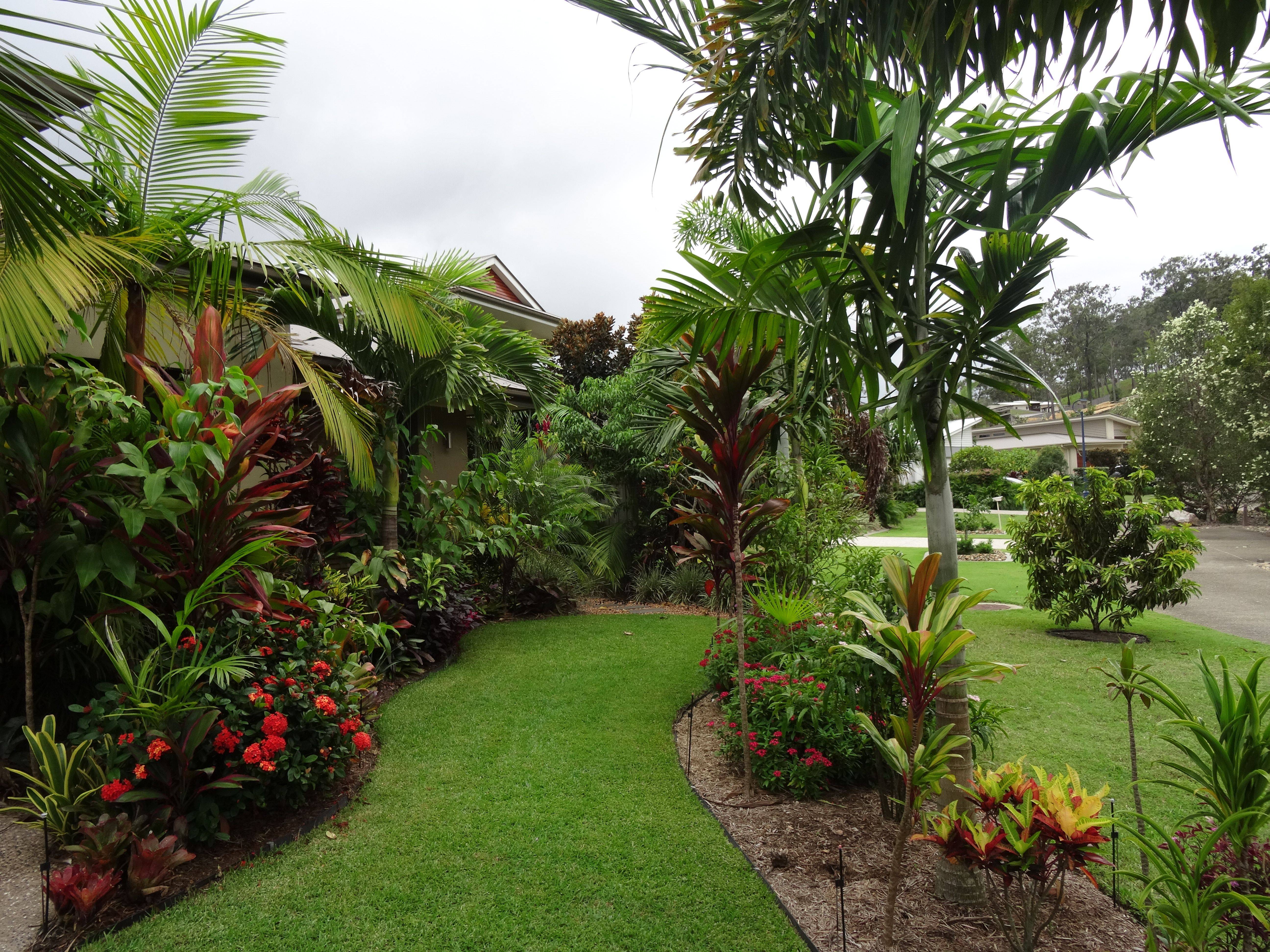 Front Garden Idea Tropical Garden Design