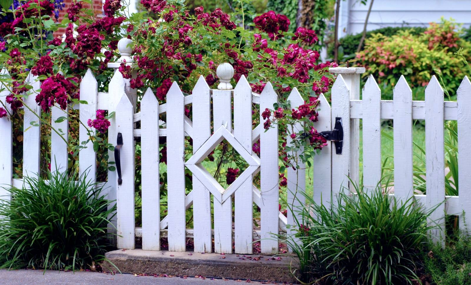 Stunning Rustic Garden Gates Ideas