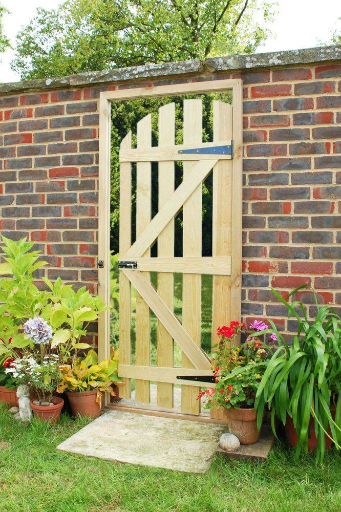 Illusion Slim Line Gate Garden Mirror