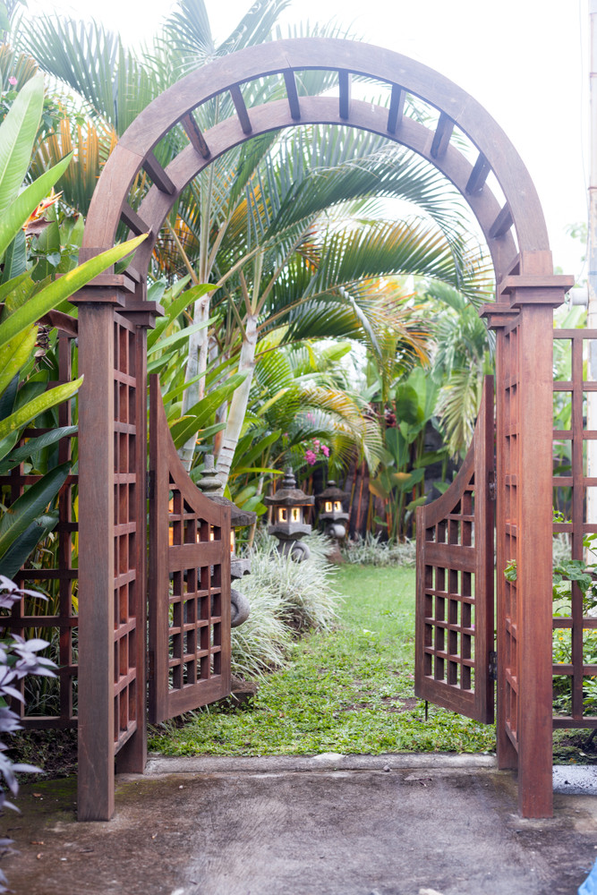 Home Exterior Garden Gate Design