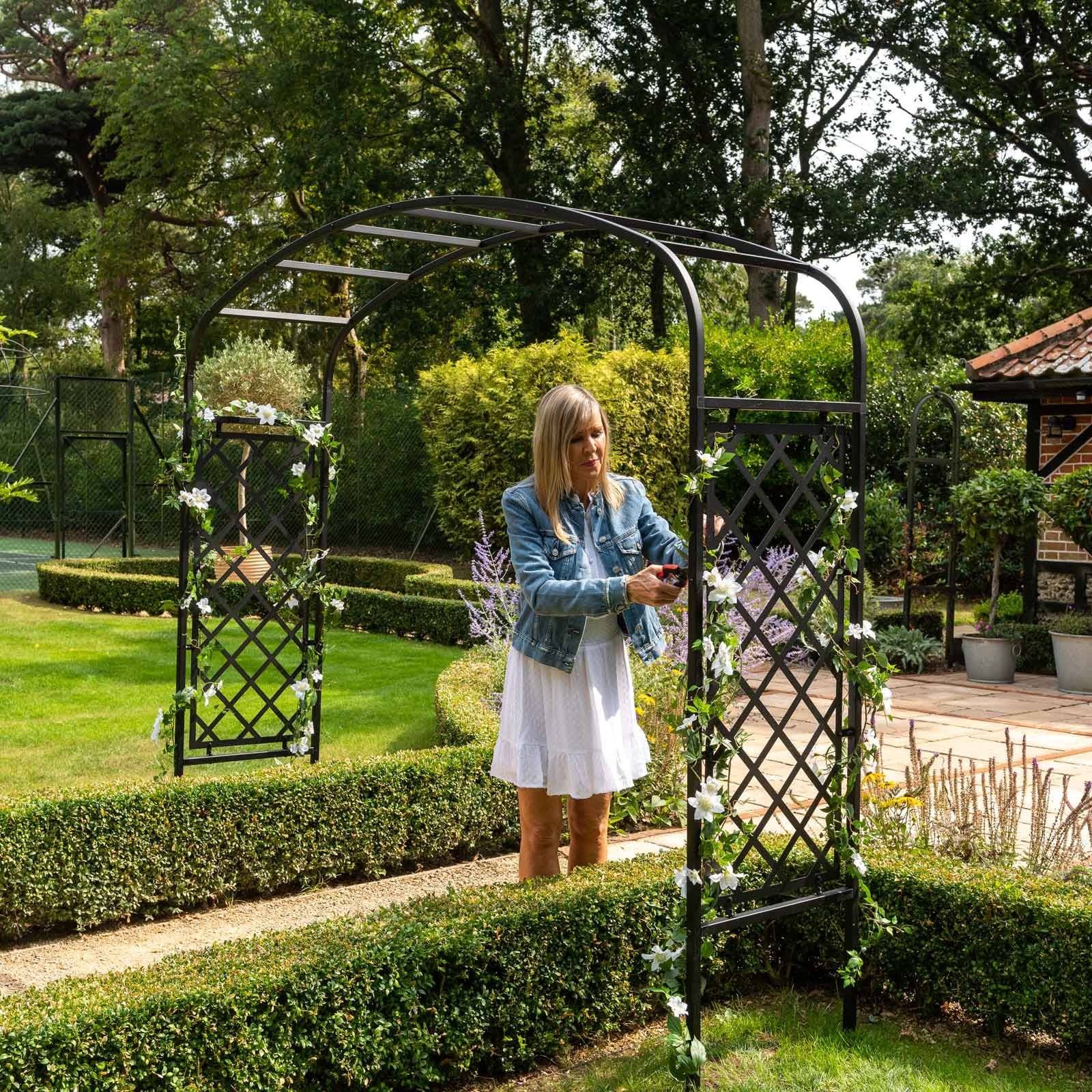 Garden Trellis Ideas