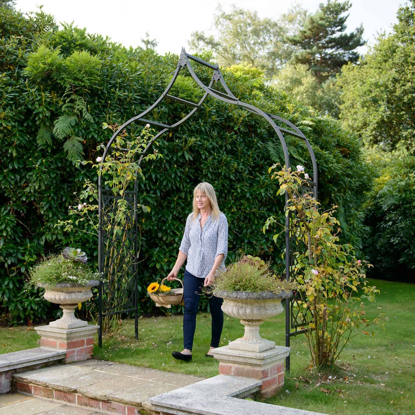 Ogee Half Lattice Standard Garden Arch Harrod Horticultural