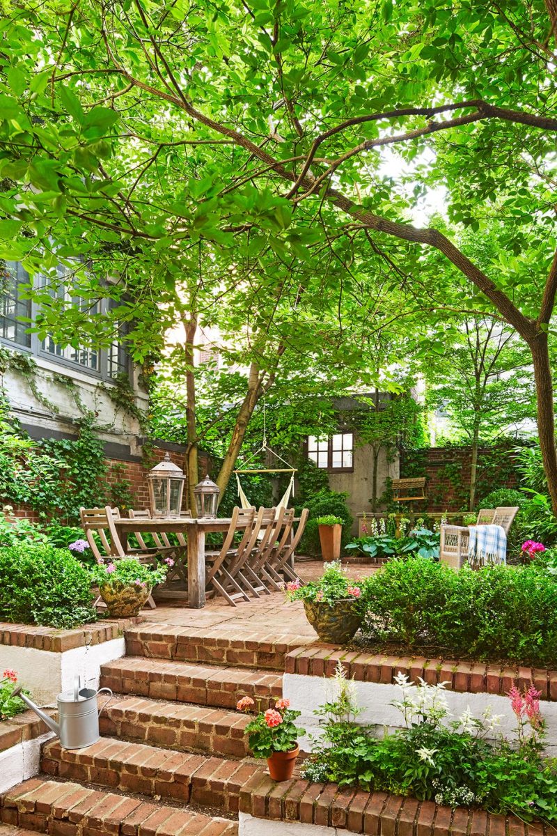 Flower And Sculpture Garden Tour