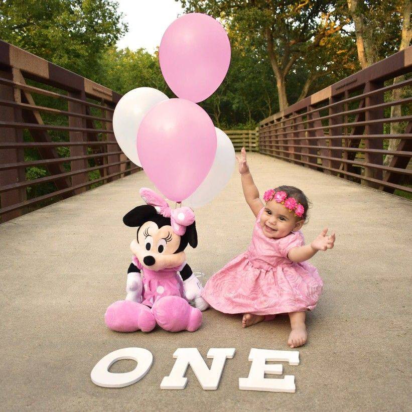 Adorable Baby Girl St Birthday Photoshoot Ideas