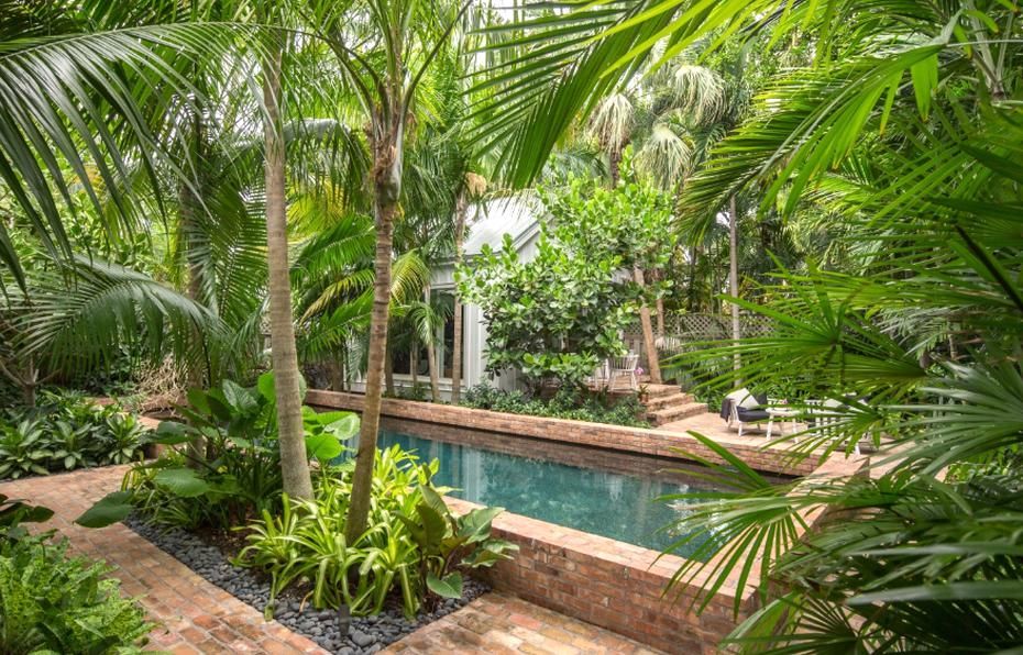 Tropical Architectures