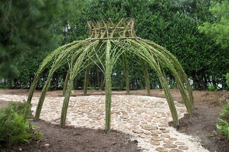 Living Outdoor Willow Structures
