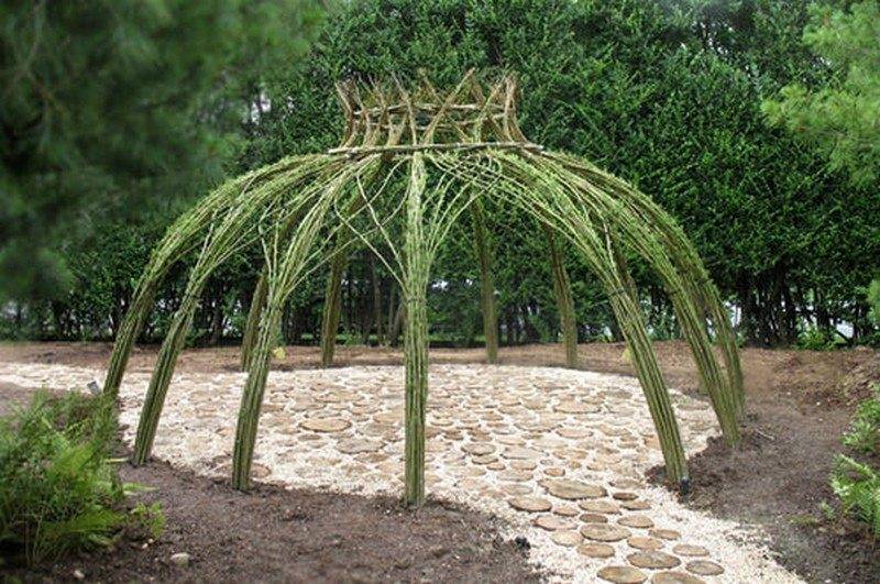 Living Outdoor Willow Structures