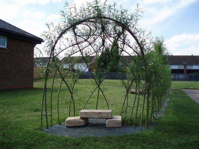 Living Outdoor Willow Structures