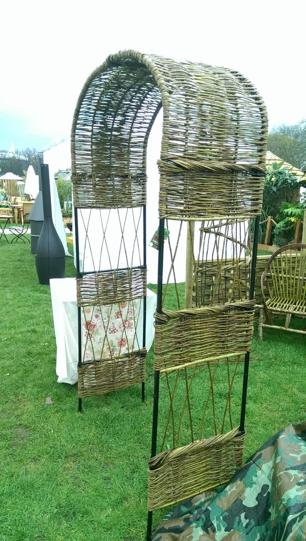 Auf Outdoor Structures