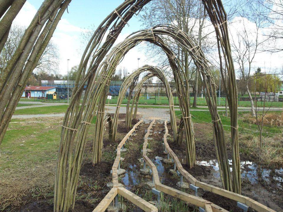Woven Willow Garden Sculptures Wonderwood Modern Design