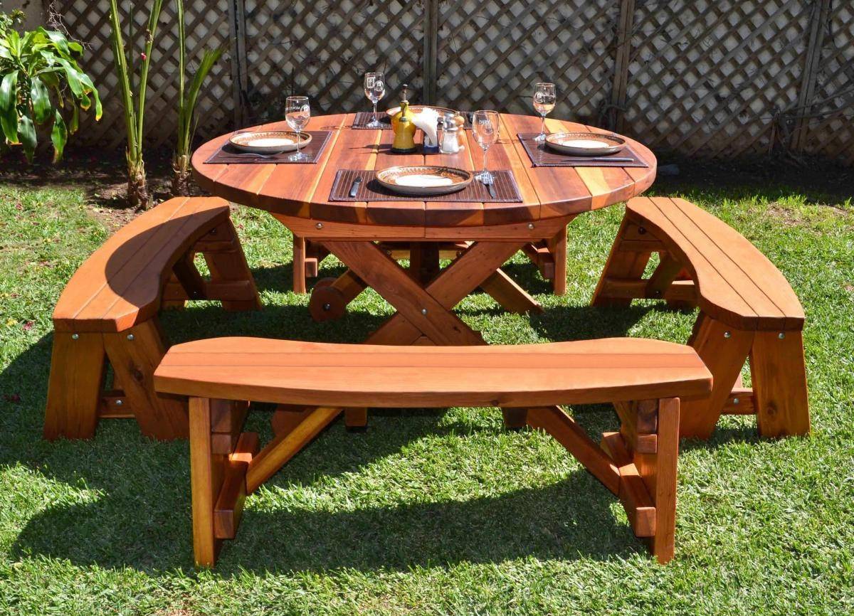 Outdoor Round Wooden Picnic Tables