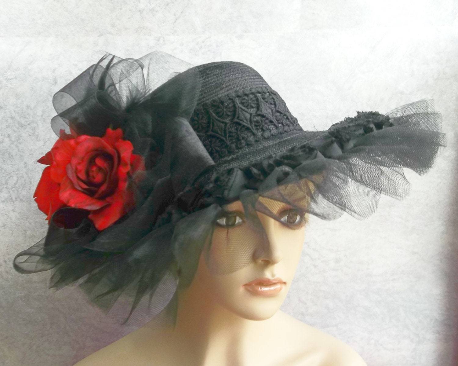 Chic And Flawless Garden Party Attire