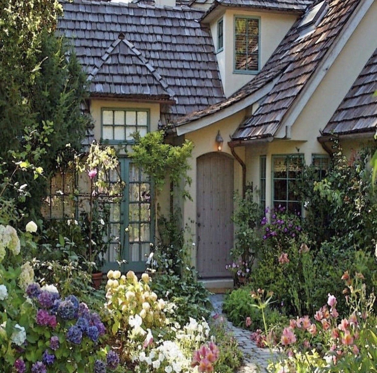 An English Cottage Garden