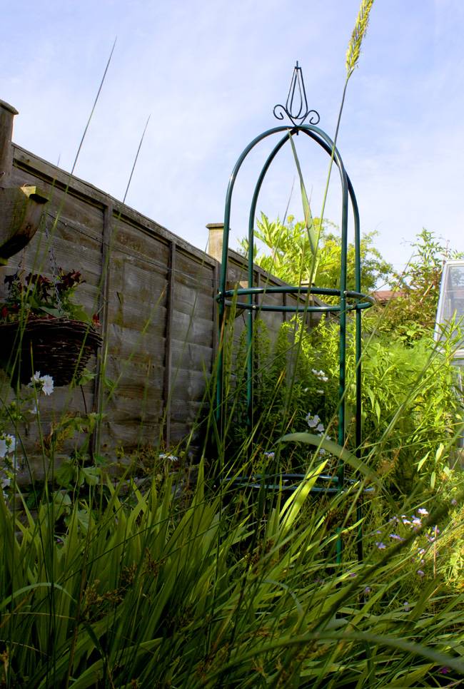 Wrought Iron Round Criss Cross Arch Metal Garden Trellis