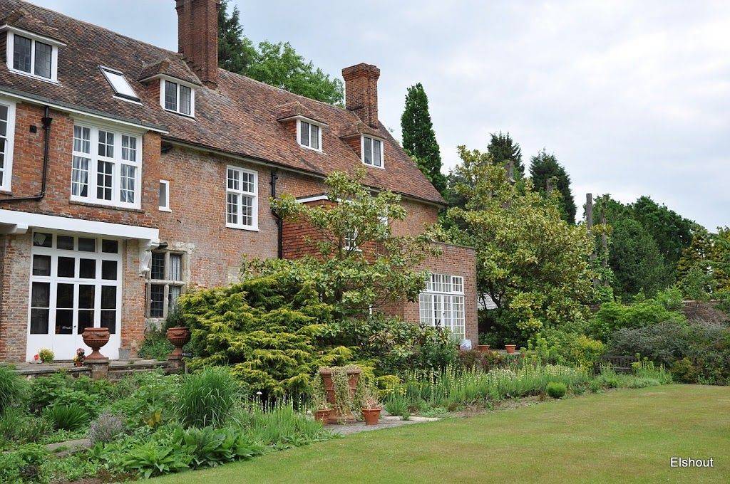 Kidnappers Lane Gothic Garden