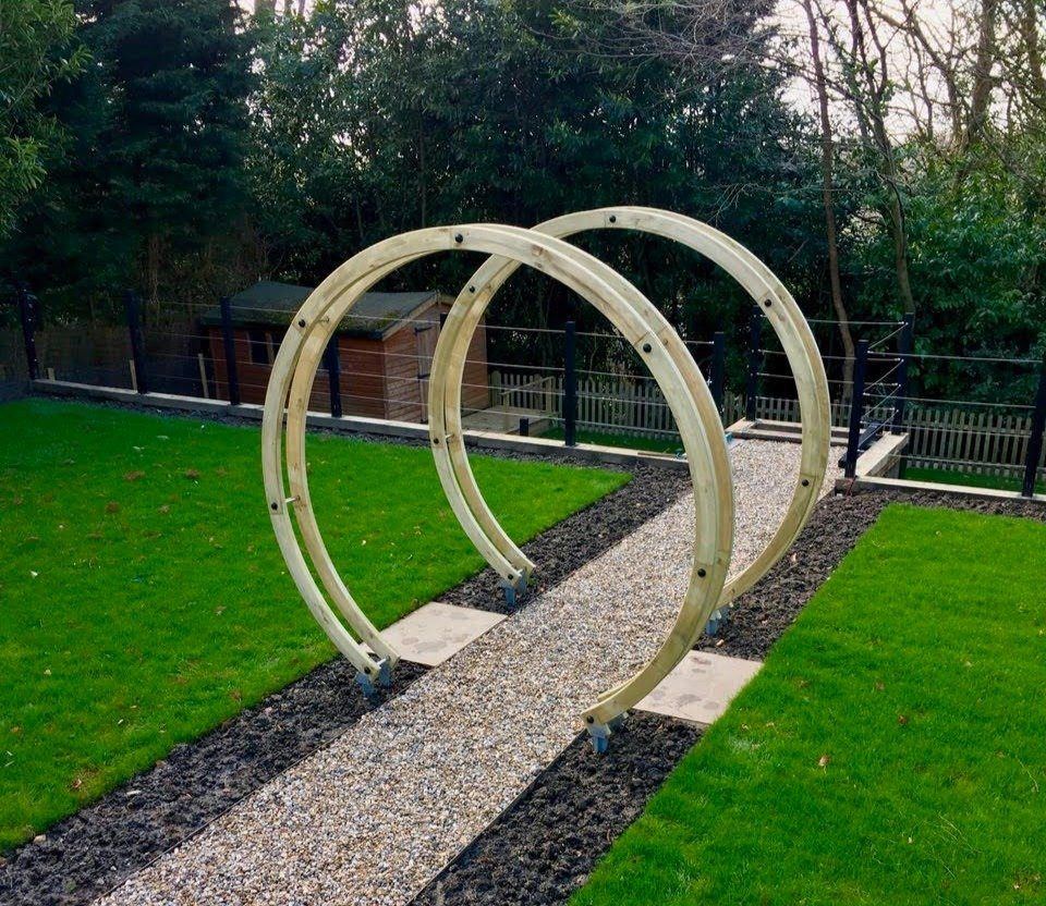 Grange Freestanding Flower Circle