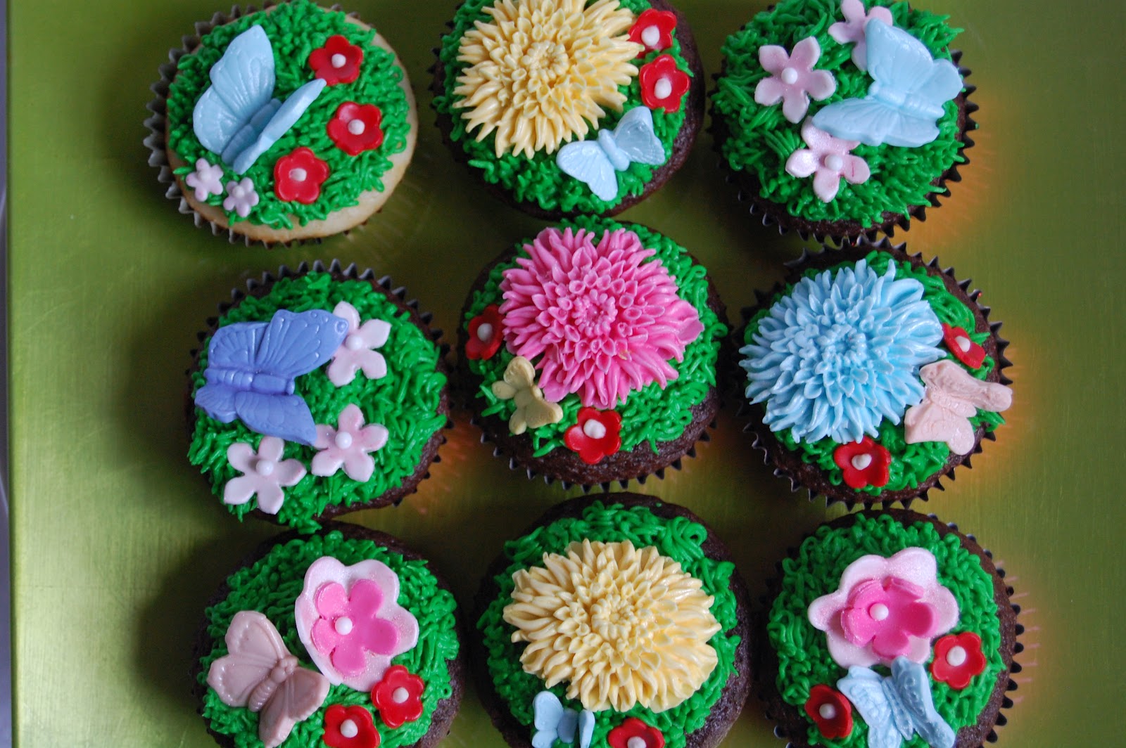 Garden Cupcakes Booky Girl
