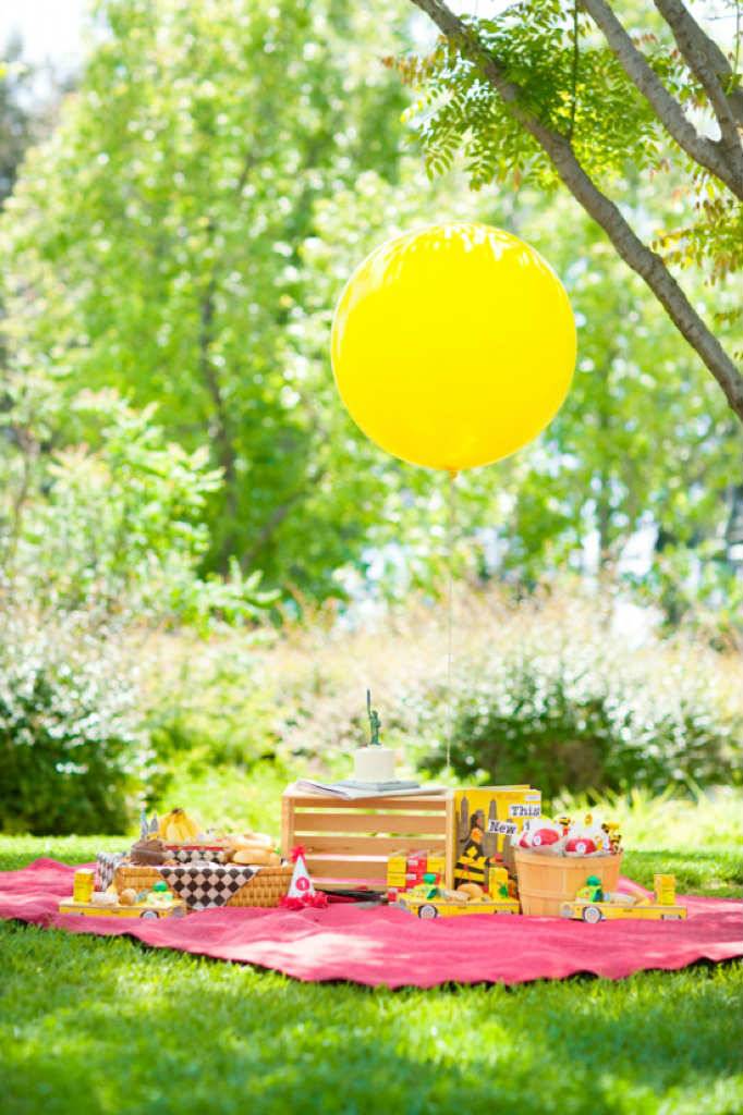 These Fun Outdoor Decorations
