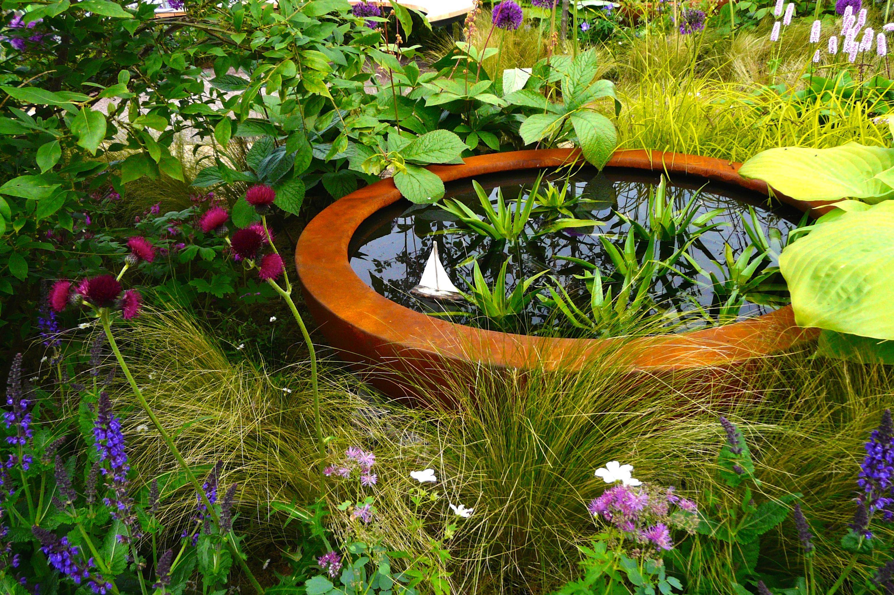 Lily Bowl Urbis Design Contemporary Concrete Planters