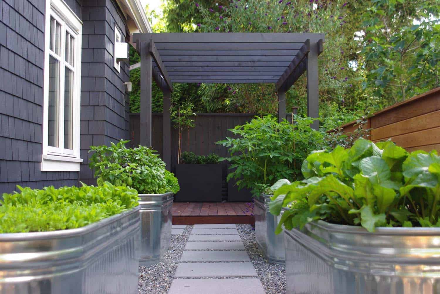 Creative Garden Beds Design Ideas