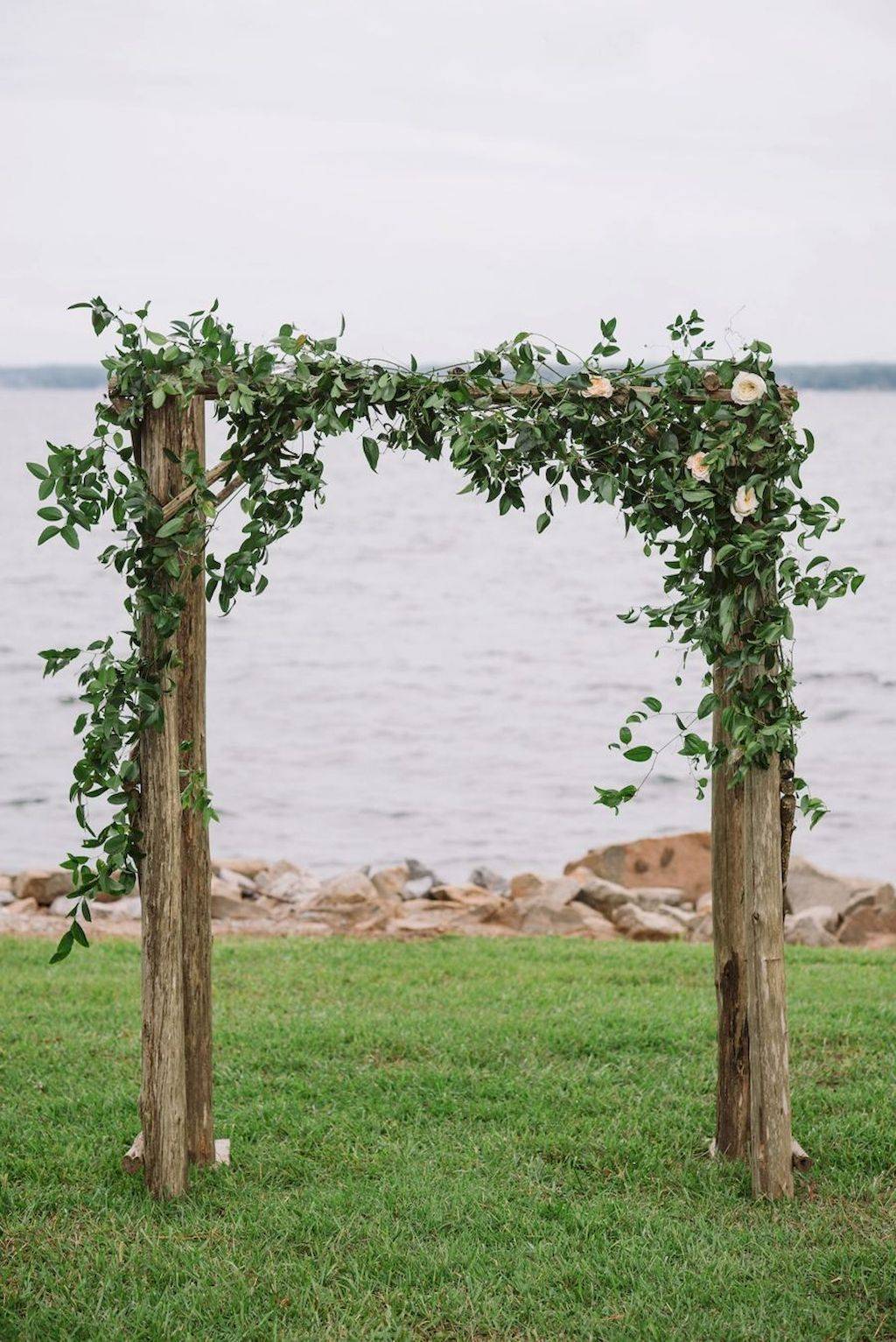 Creative And Beautiful Wedding Arch Ideas