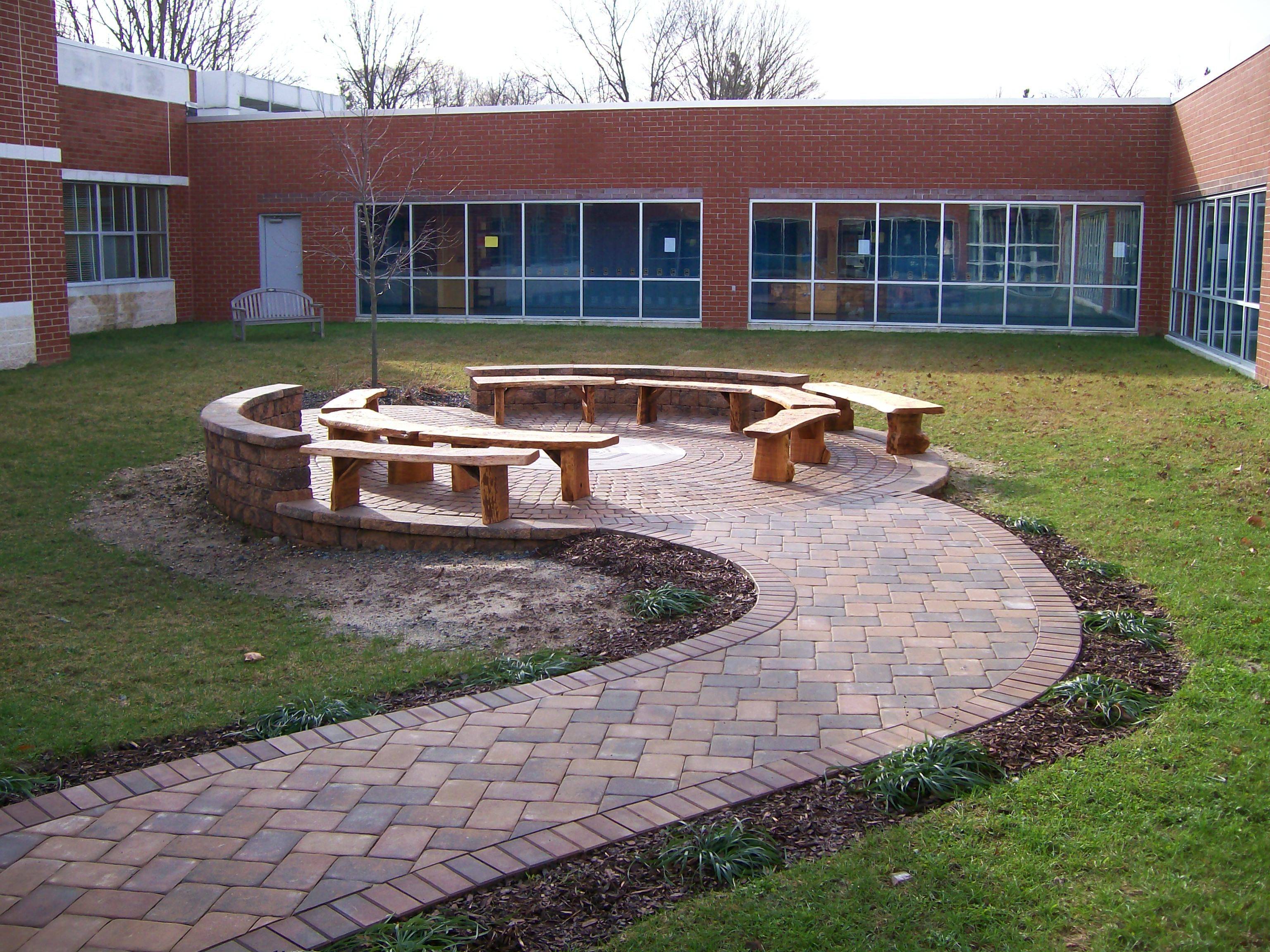 Bloomin Deserts Landscaping