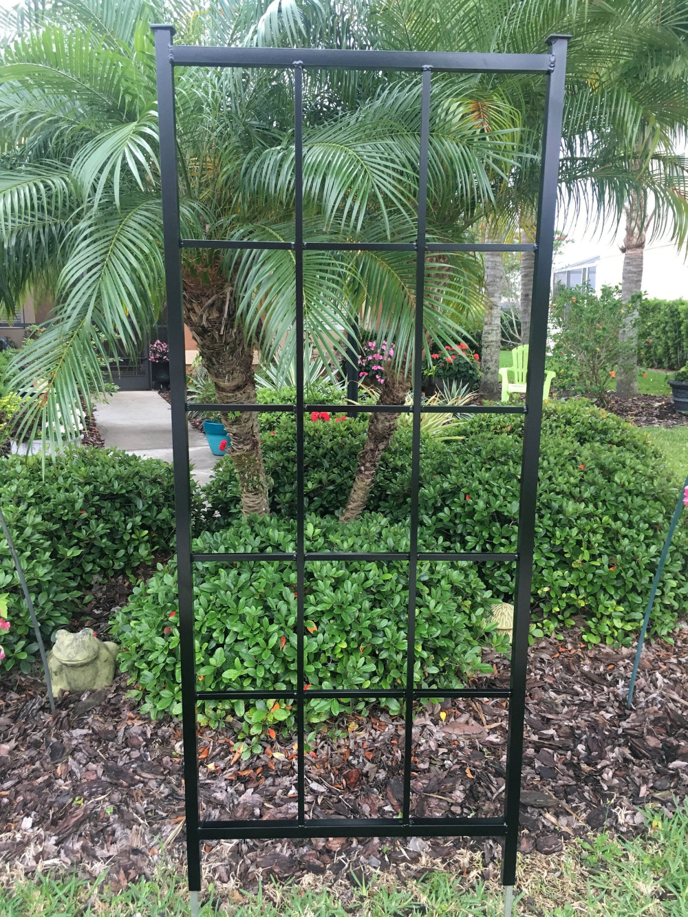 These Metal Garden Trellises