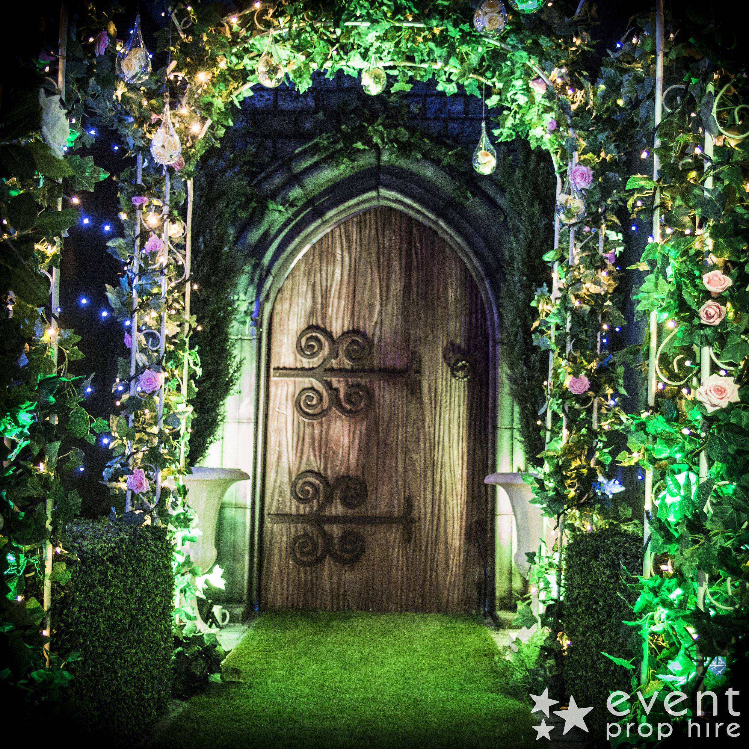 Decorative Wooden Garden Doors Design You Can Be Proud Of In