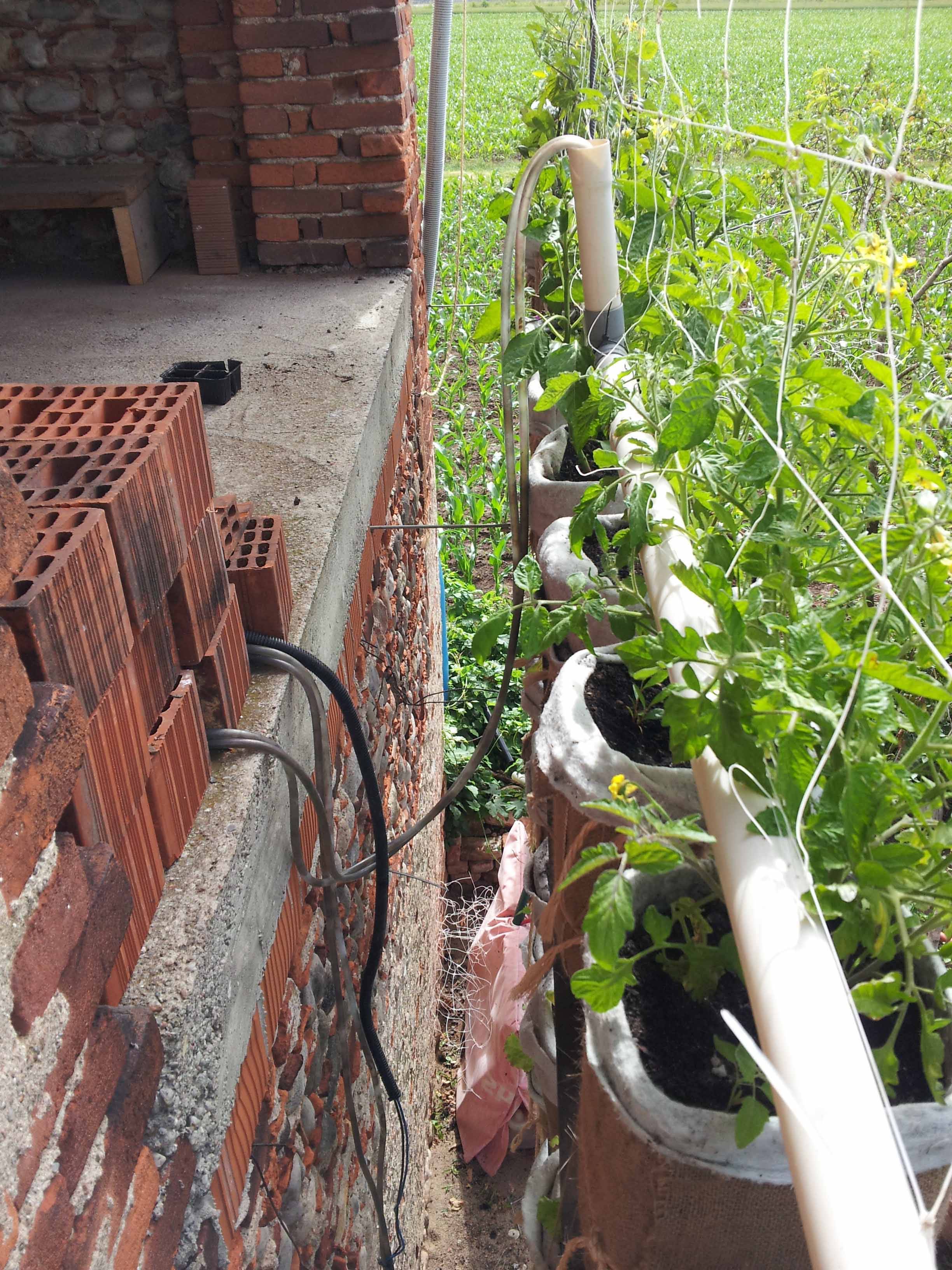 Brilliant Diy Vertical Garden Plastic Bottles
