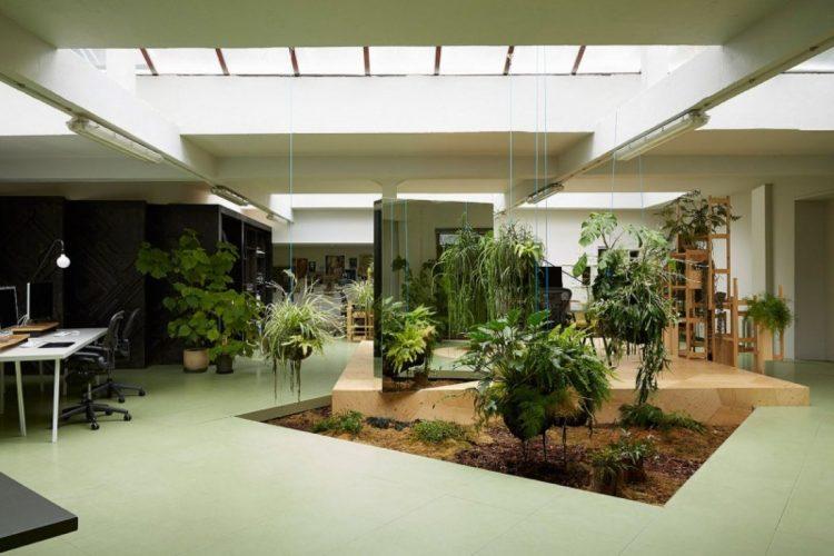 Product Fixtures Match Garden Center Displays