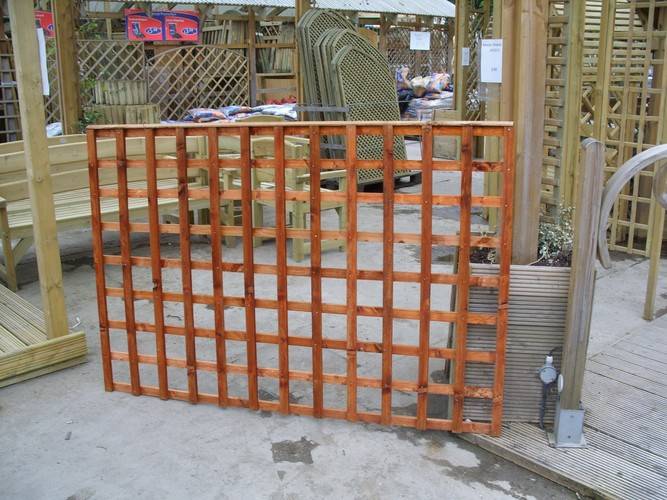 Diamond Trellis Panel