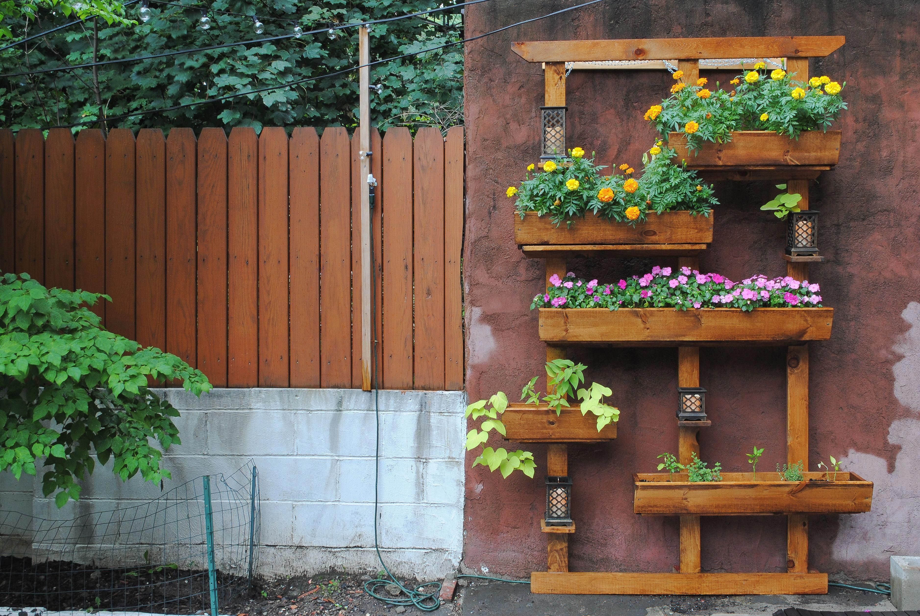 Your Own Vertical Herb Garden Inexpensive Diy Herb Garden