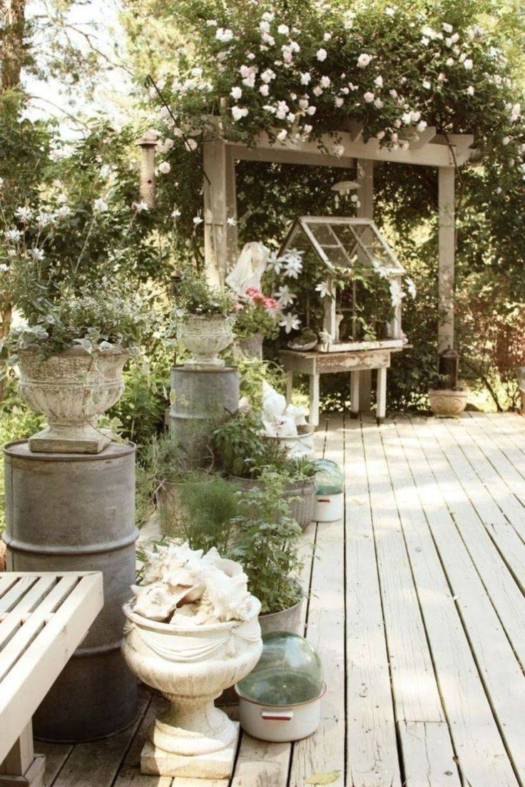 Early Spring Cottage Garden Shabbychic Style Landscape