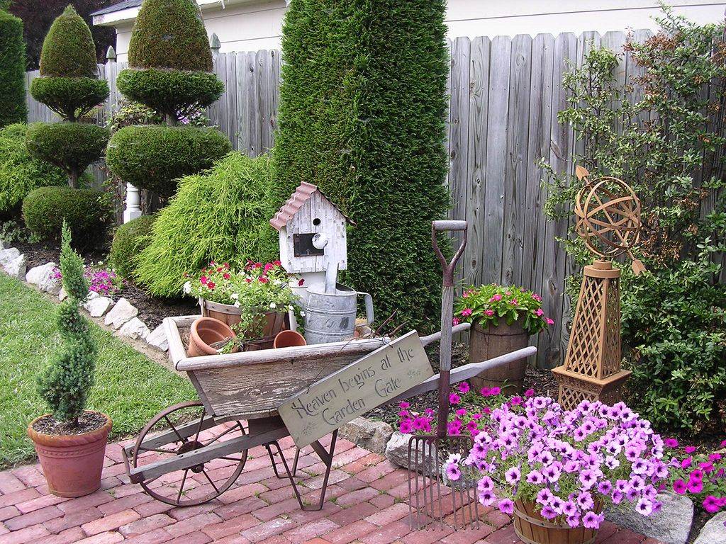 Wooded Garden Path Garden Features