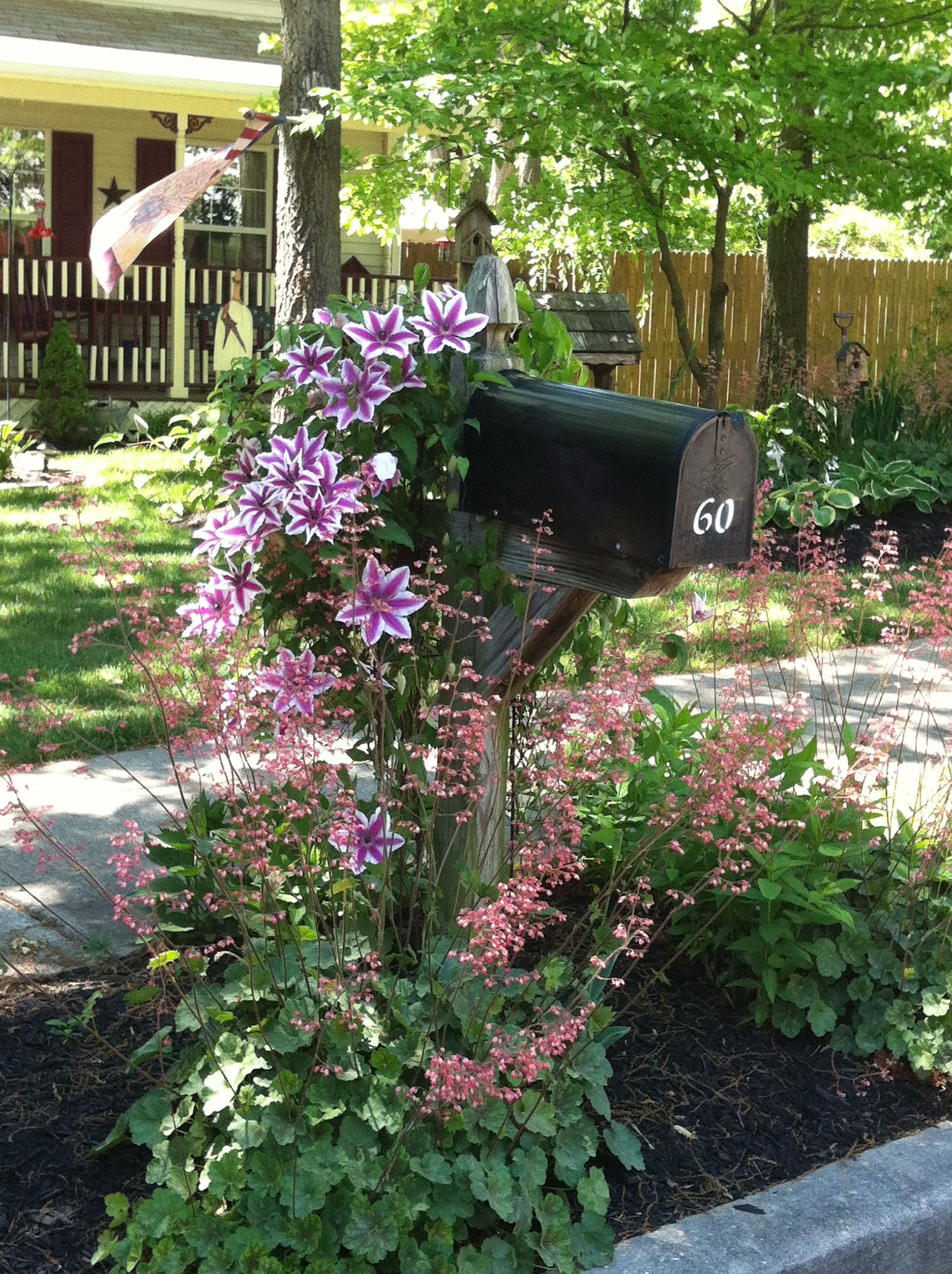 Top Gorgeous Mailbox Landscaping Ideas