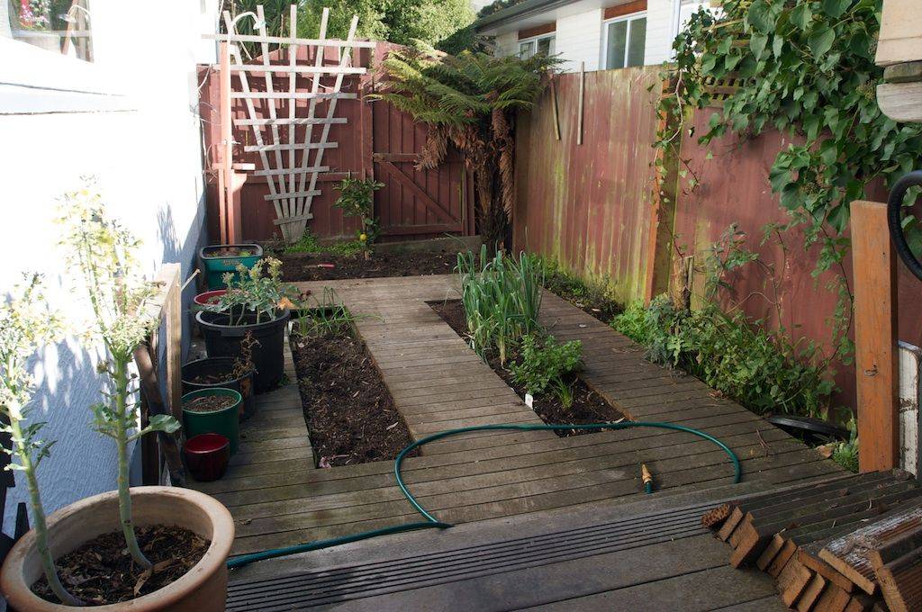 Backyard Vegetable Gardens Page