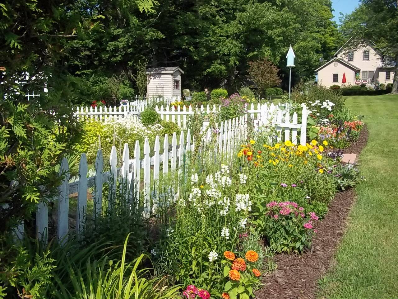 25 Herb Garden On Fence Ideas To Consider SharonSable