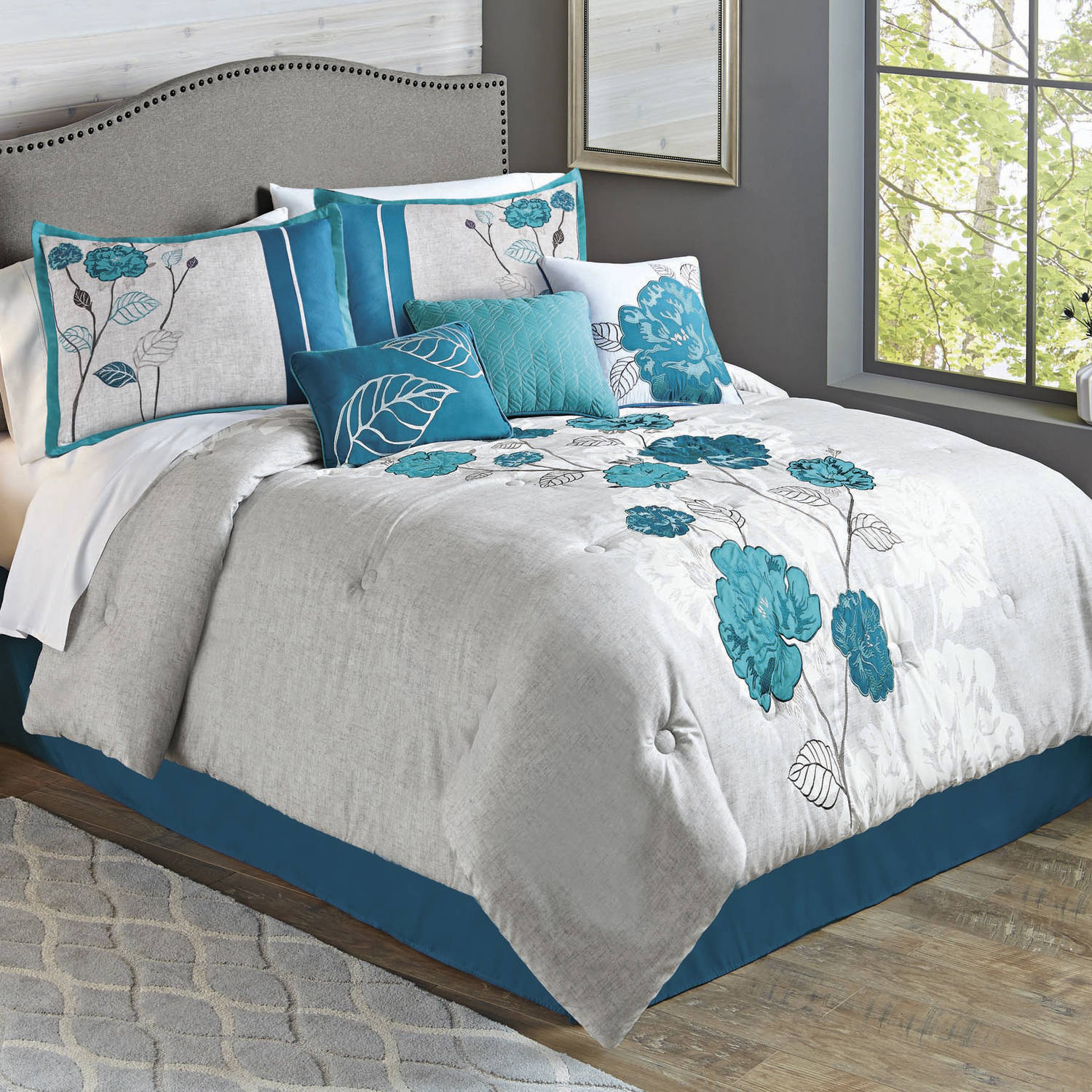 Silver Script Piece Comforter Set