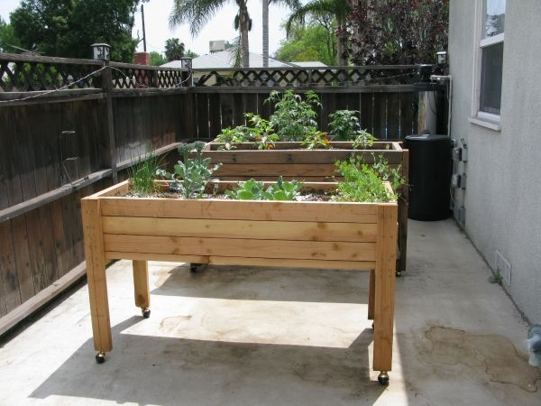 Portable Elevated Planter Box