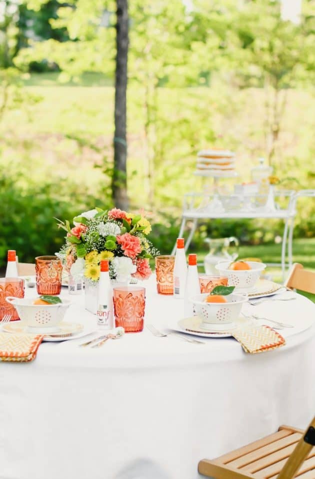 Karas Party Ideas White Floral Modern Outdoor Wedding Table