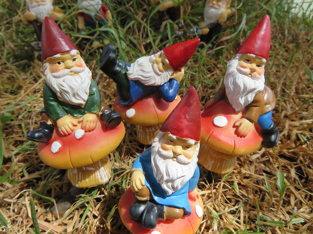 Christmas Gnome Garden Resin Ornament Decoration