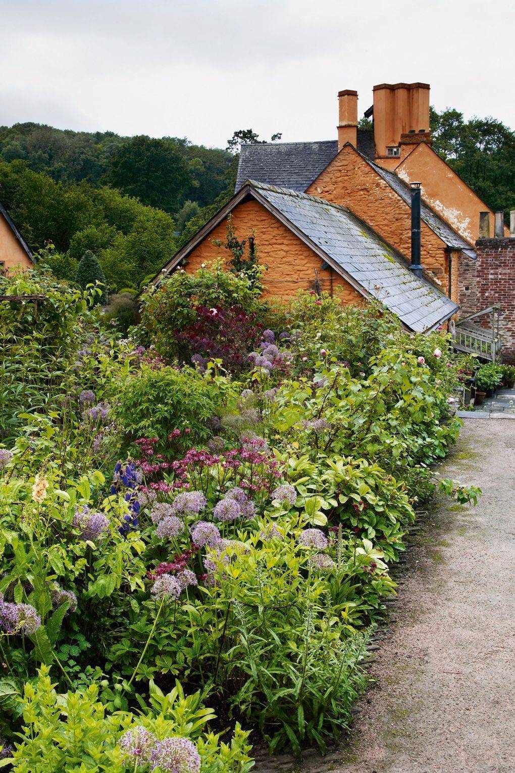 Country Cottage Garden