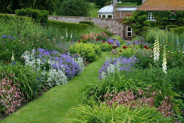 Summer Flower Garden Border Ideas