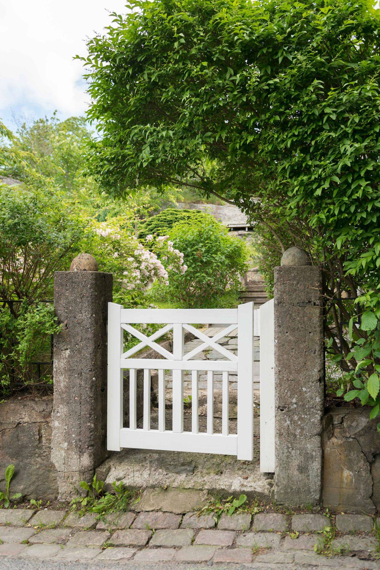 Amazing Rustic Garden Gates Design Ideas Page