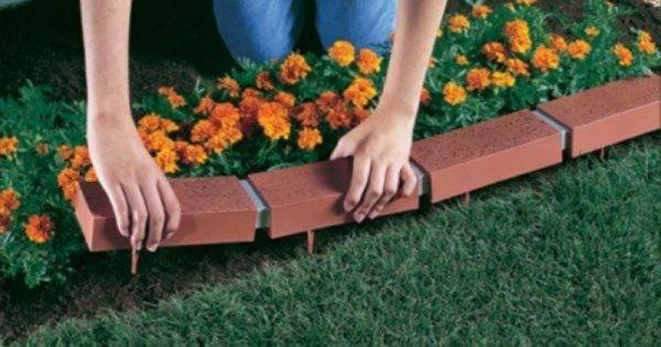 Colmet In Brown Steel Edging Stake