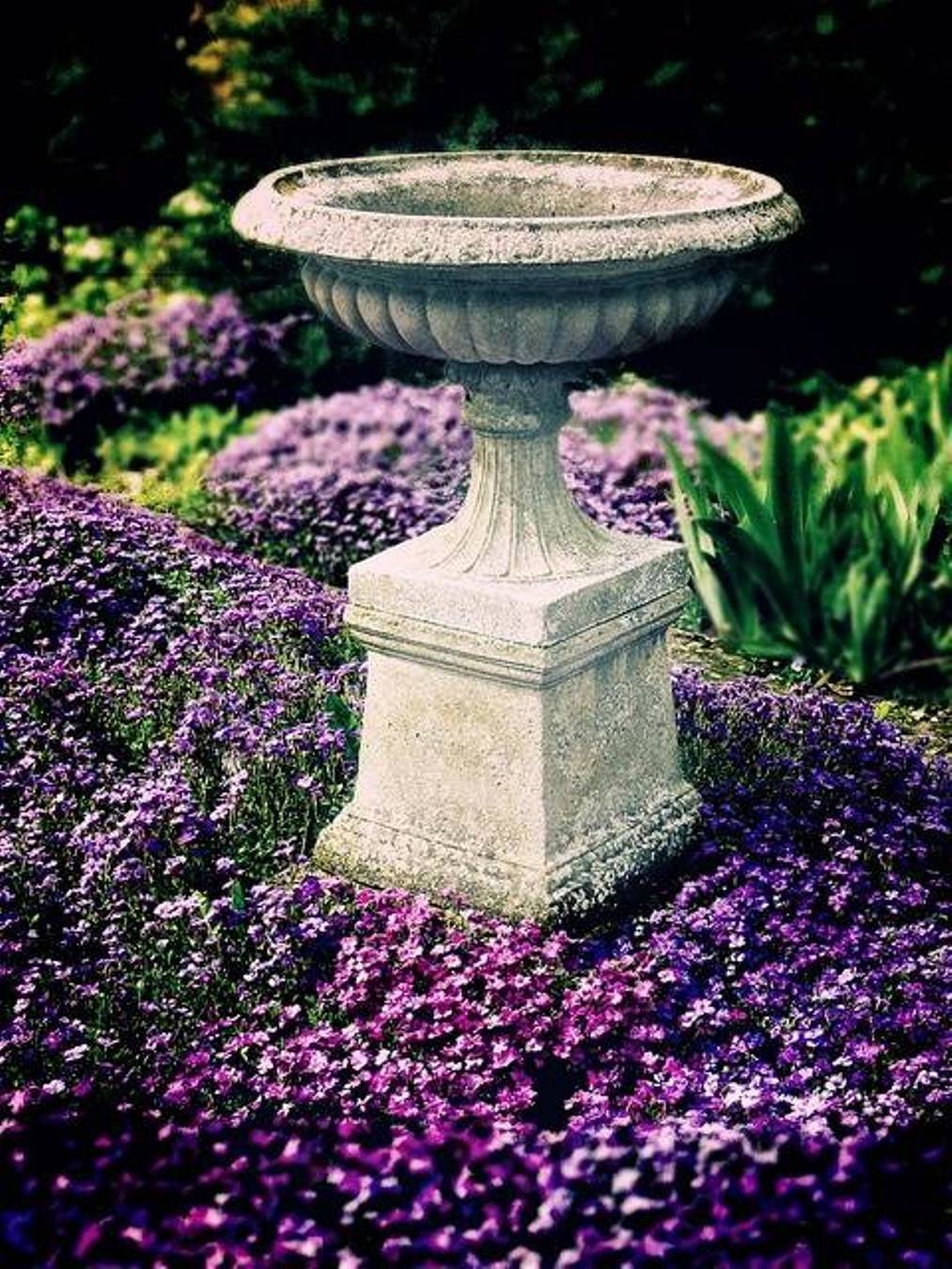 Ferrara Outdoor Roman Antique Green Stone Garden Urn Planter