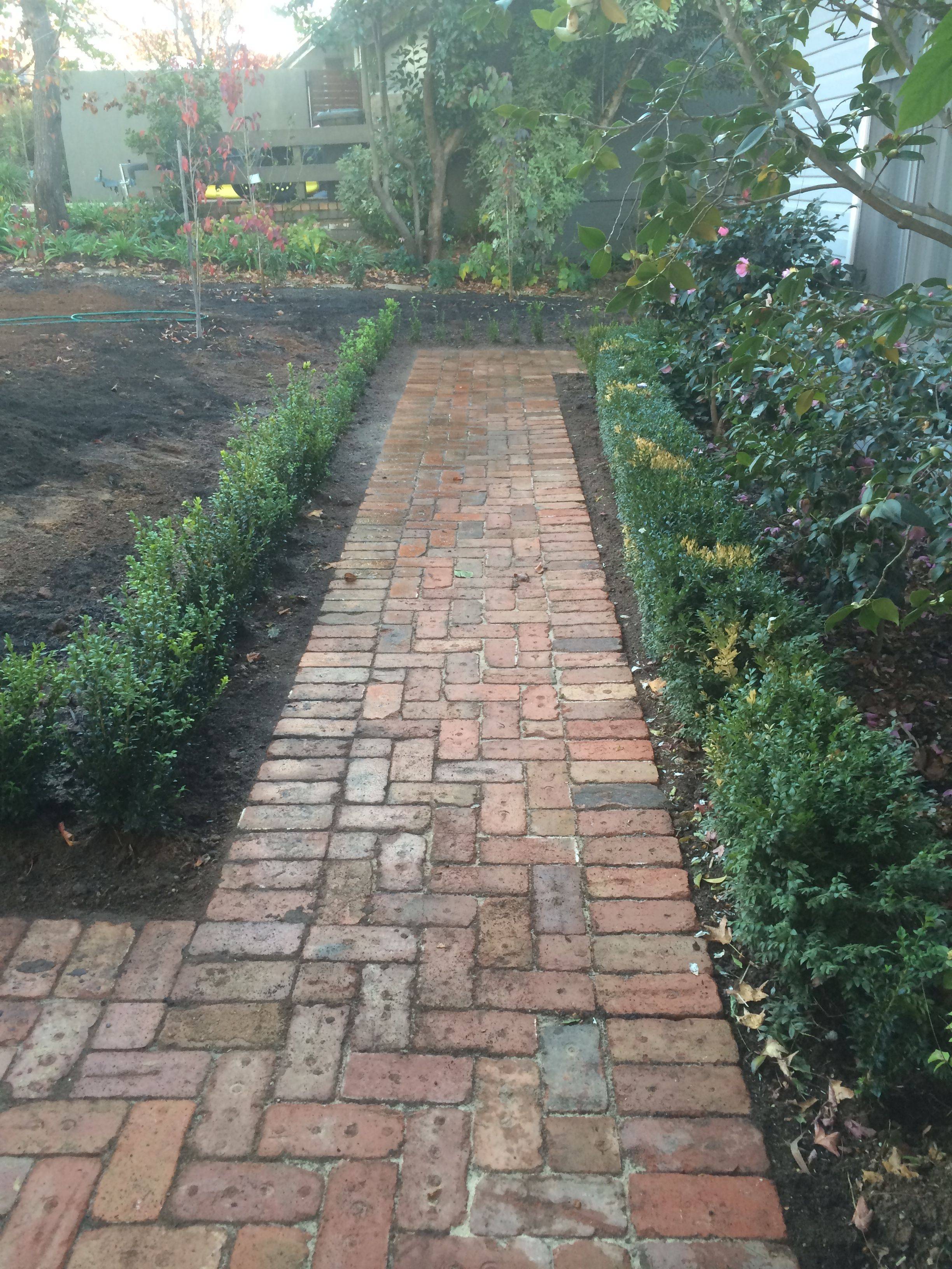 23 Red Brick Garden Edging Ideas You Gonna Love SharonSable