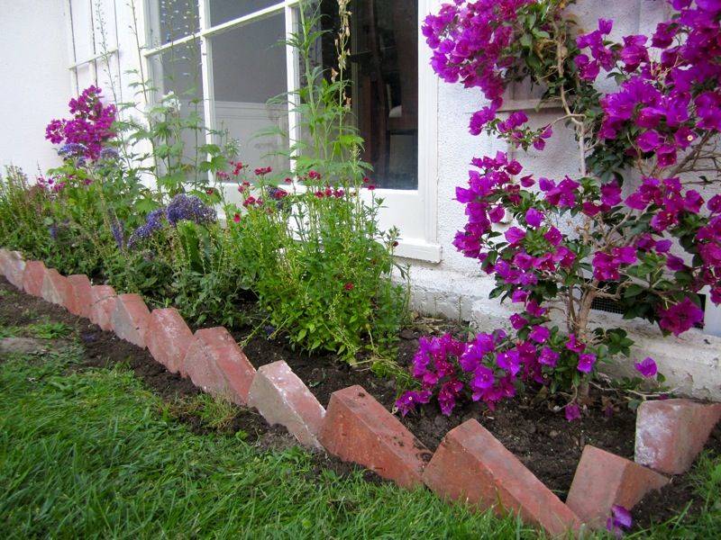 Garden Bed Edging Ideas Home And Gardening Ideas