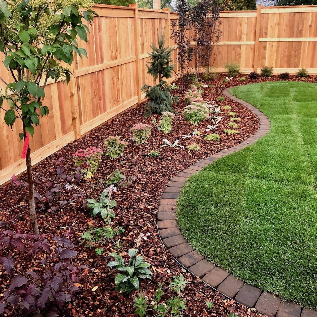 Stylish Garden Bed Edging Ideas Digsdigs