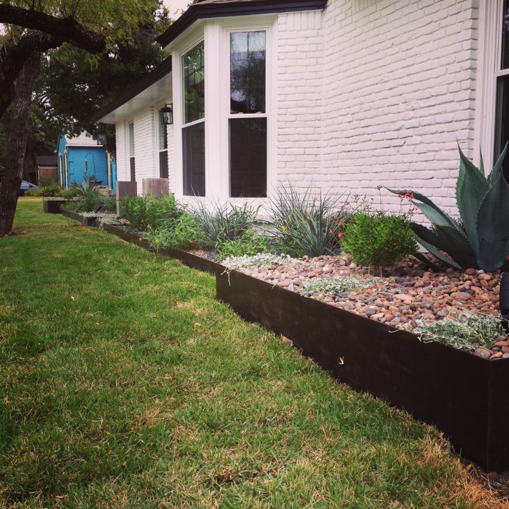 Amazing And Affordable Landscape Edging Ideas